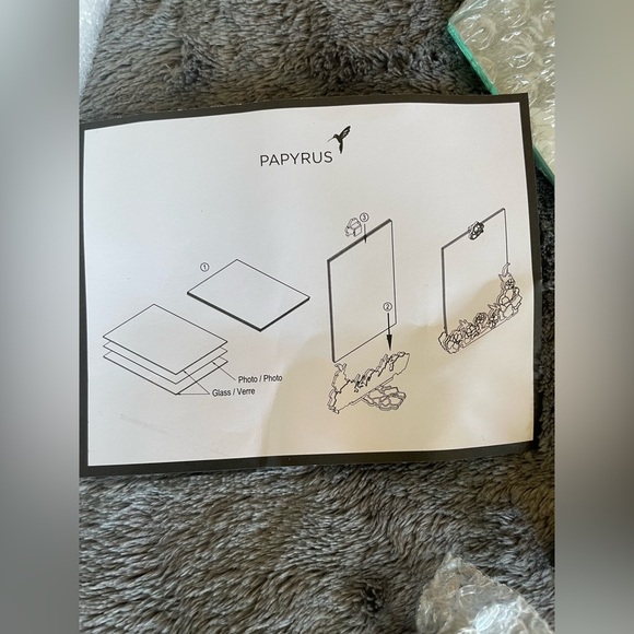 NWT Papyrus flower metal floating picture frame 5x7 inches - Picture 4 of 6